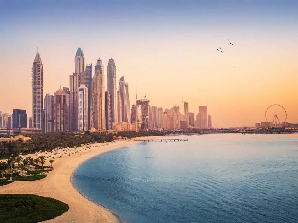 黃金簽證是什麼？2025 年全球富人瘋申請的投資移民途徑！阿聯酋風景